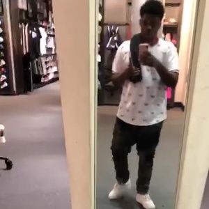 Meet your Posher, Jakerian